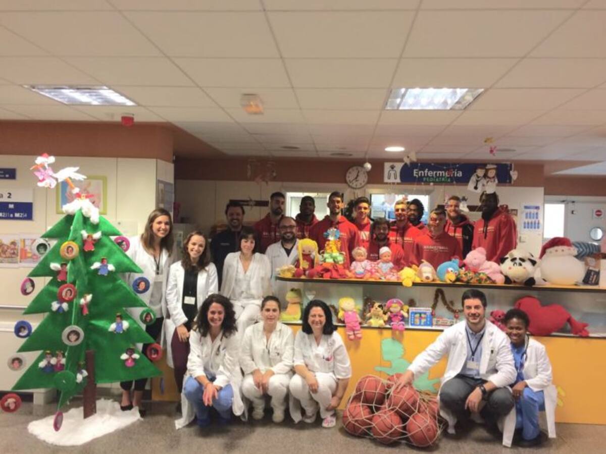 El CBV visita a los niños del Hospital de Villarrobledo