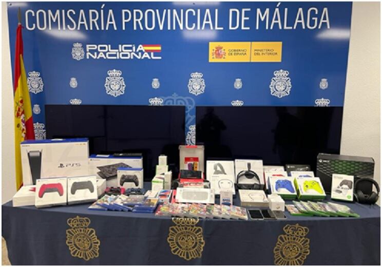 Parte del material incautado por la Policía Nacional