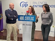 Luis calderón, María González Corral y Mercedes Cófreces en la sede del PP de Palencia