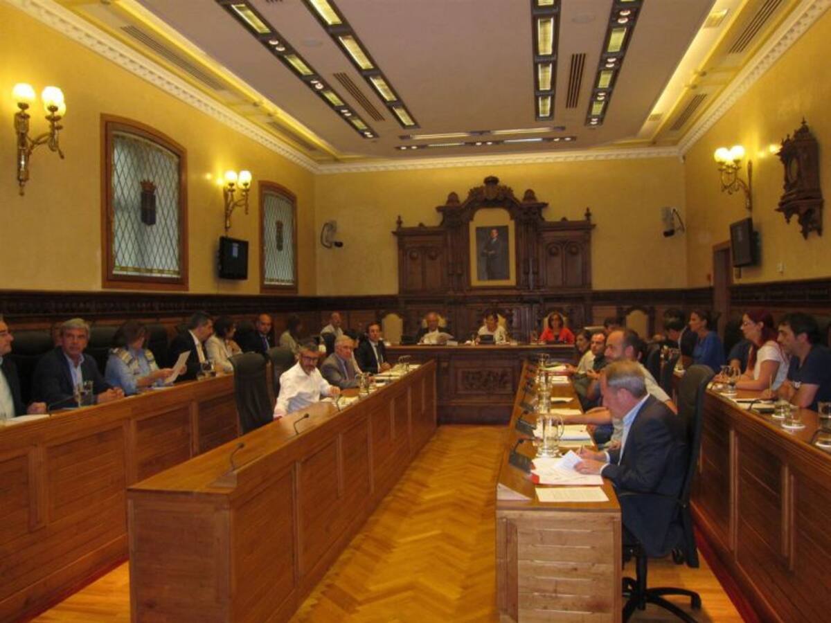 Gijón aprueba que ediles liberados no cobren dietas en empresas municipales