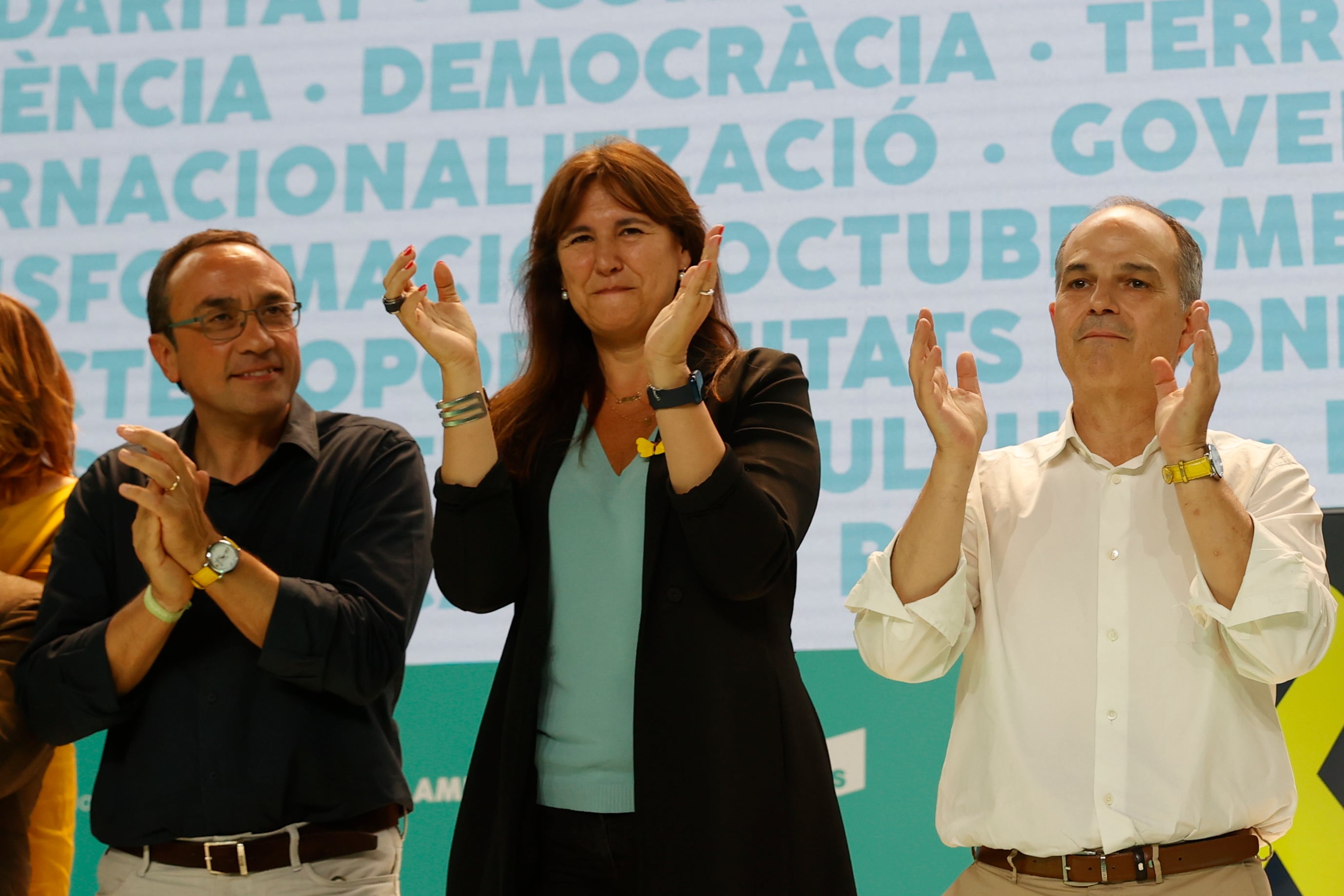 *L&#039;HOSPITALET DE LLOBREGAT (BARCELONA), 17/07/2022.- (De izq a der) Josep Rull, nuevo presidente del consell nacional de JxCat; la presidenta del partido, Laura Borràs, y el secretario general de JxCat, Jordi Turull, participan en la segunda jornada del congreso de la formación política este domingo en L&#039;Hospitalet de Llobregat. EFE/ Toni Albir
