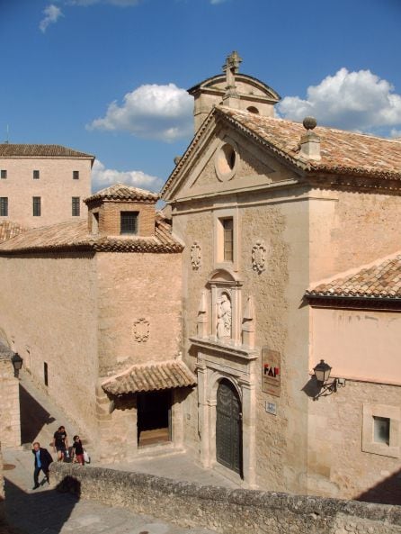 Entrada al convento de Carmelitas.