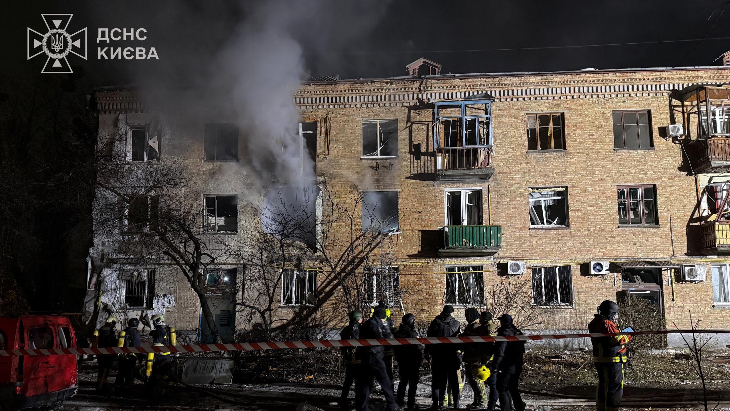 Edificio incendiado tras el ataque del ejército ruso sobre la ciudad ucraniana de Kiev.