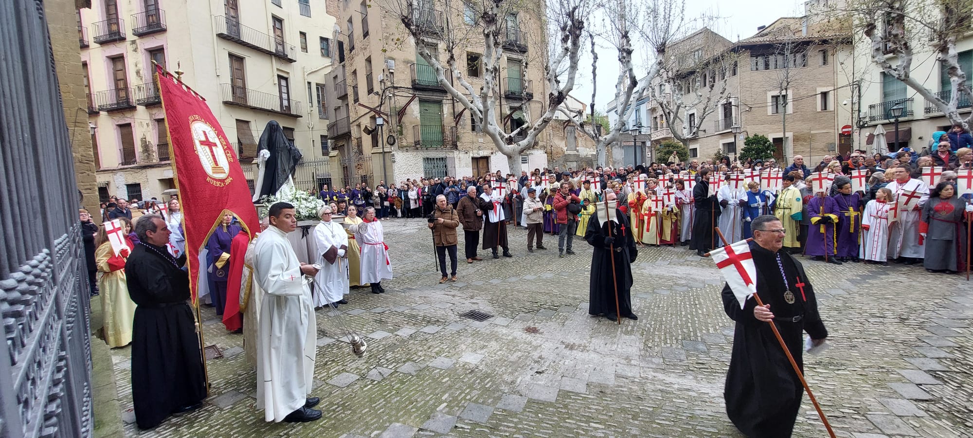 La Virgen de la Esperanza, esperaba al Resucitado a las puertas de San Pedro