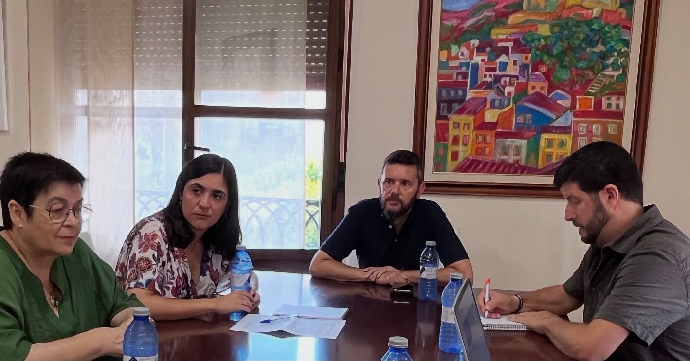 Esteve, con los concejales Verdes