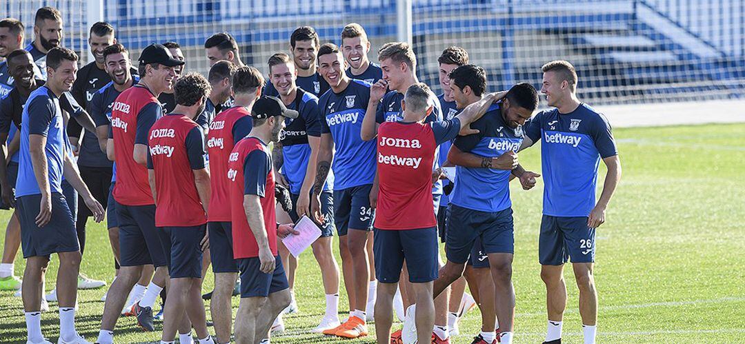 Pellegrino ha preparado una preparación con siete amistosos y una concentración en Marruecos.