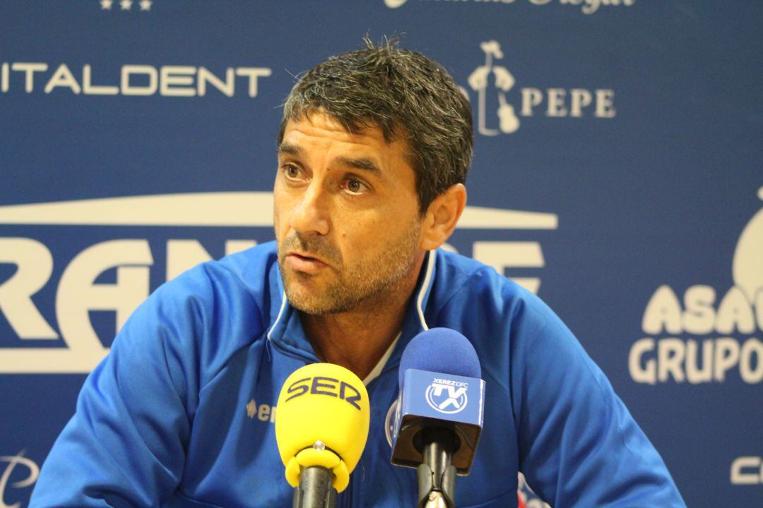 Pepe Masegosa durante la rueda de prensa del viernes en Chapín