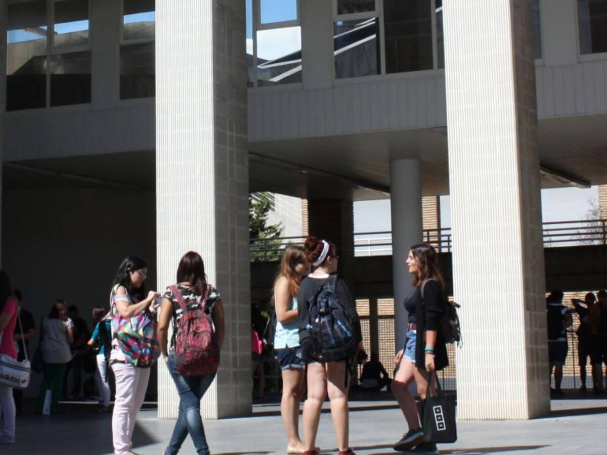 30.000 universitarios vuelven a clase