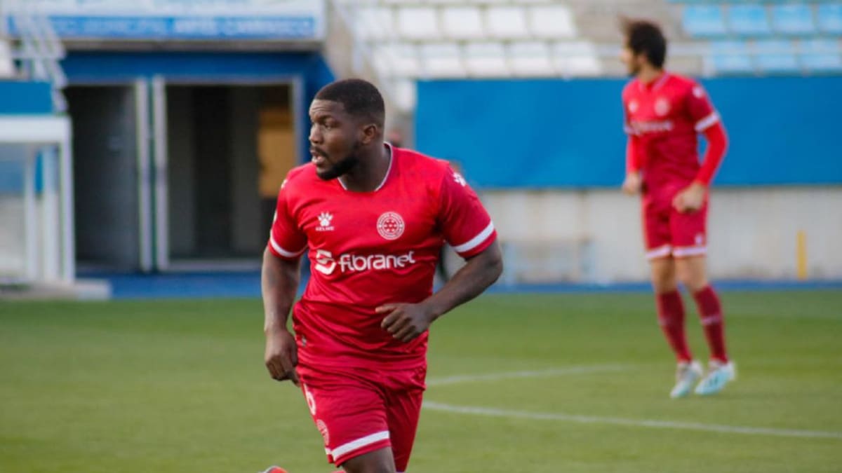 Un edema óseo puede frustrar el fichaje de Drenthe por el Real Murcia