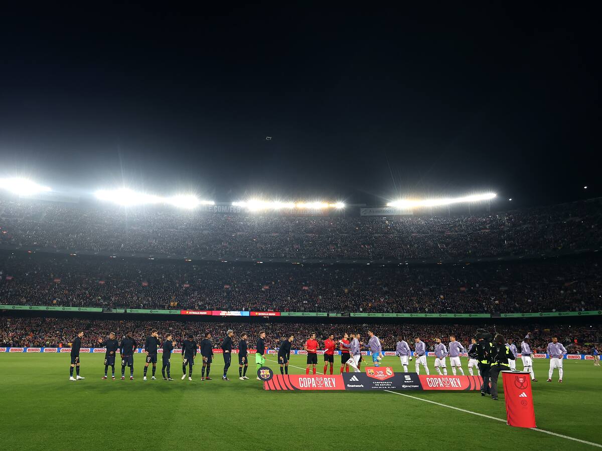 Gritos de 'Messi, Messi' del Camp Nou en el minuto 10 del Clásico