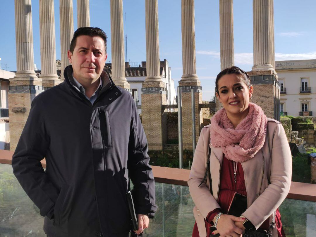 El presidente de Hostecor, Fran de la Torre y la presidenta de la Mesa de Turismo de Ceco