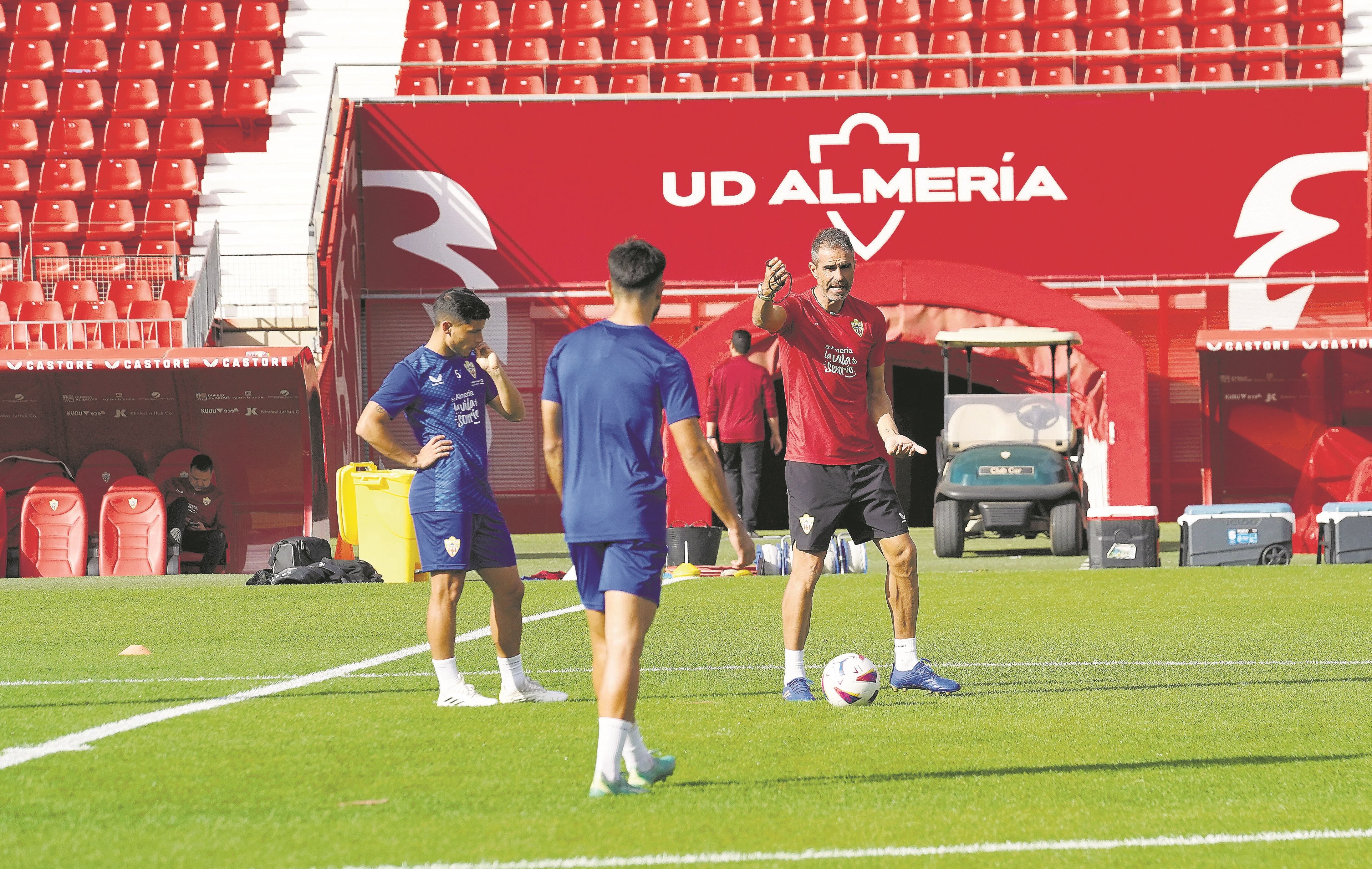 El entrenador ha aprovechado la semana para activar a los futbolistas.