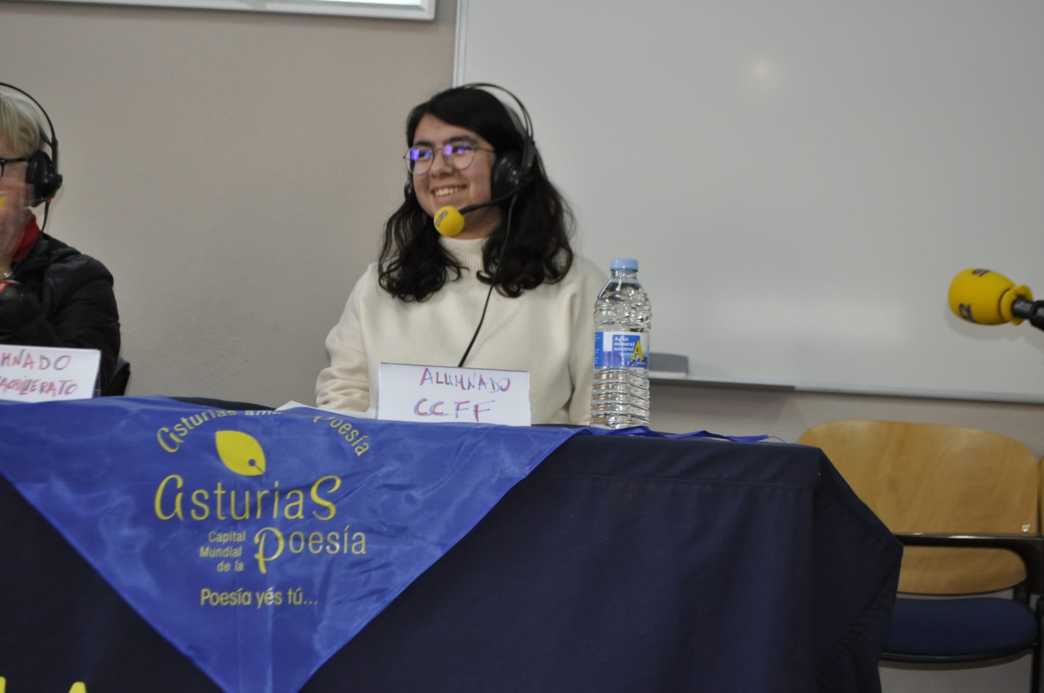 Olaya Avello se encargo de leer el poema &#039;Palabras para Julia&#039; de José Agustín Goytisolo