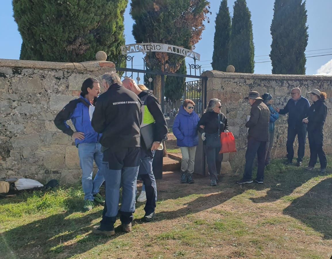 Trabajos en el cementerio de Las Casas