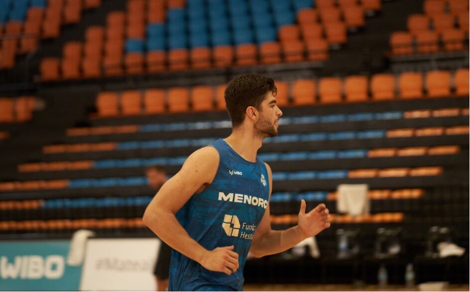 El pivot búlgar ja va participar ahir a l'entrenament de l'Hestia Menorca.