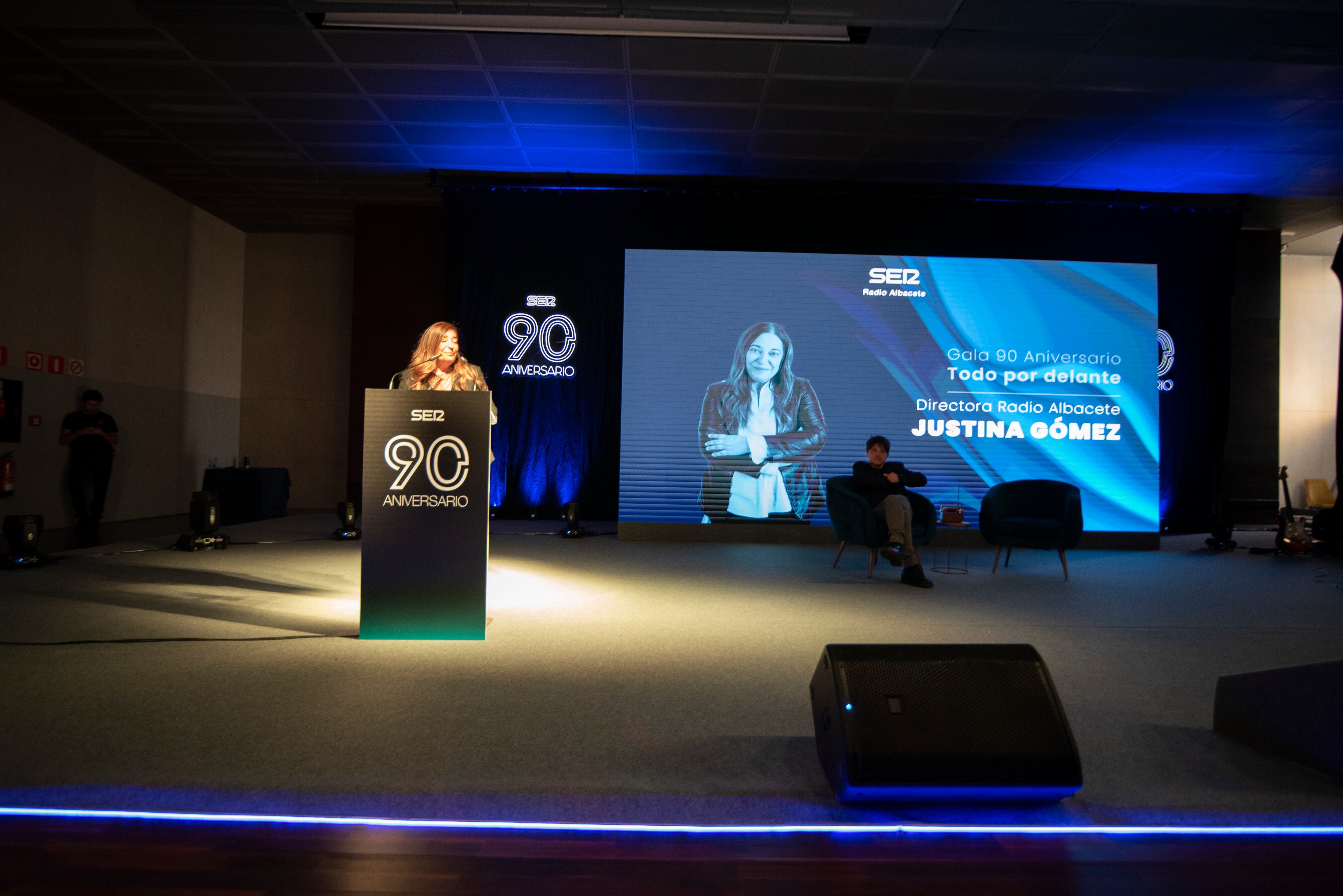 La directora de Radio Albacete, Justina Gómez, durante su intervención en la gala por el 90 aniversario de la emisora.