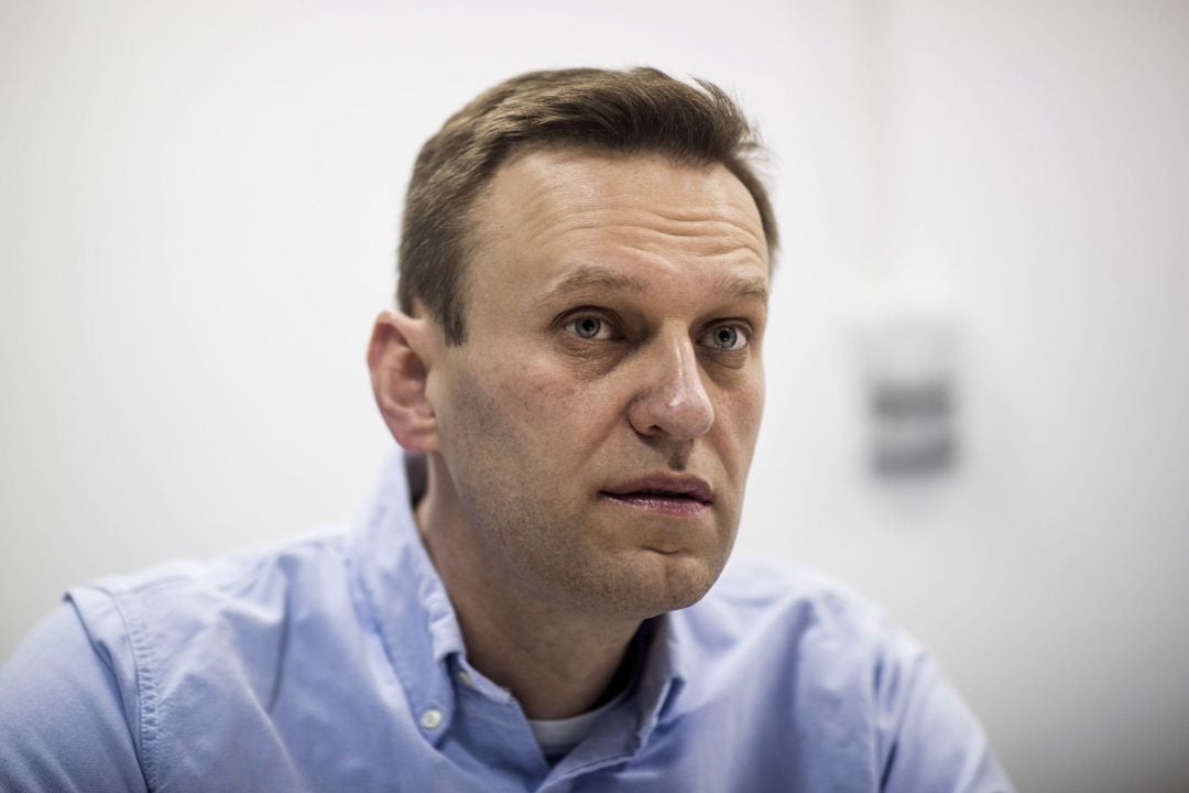 Alexei Navalny, líder de la oposición liberal rusa y director de una fundación anticorrupción trabaja en su oficina durante las elecciones presidenciales