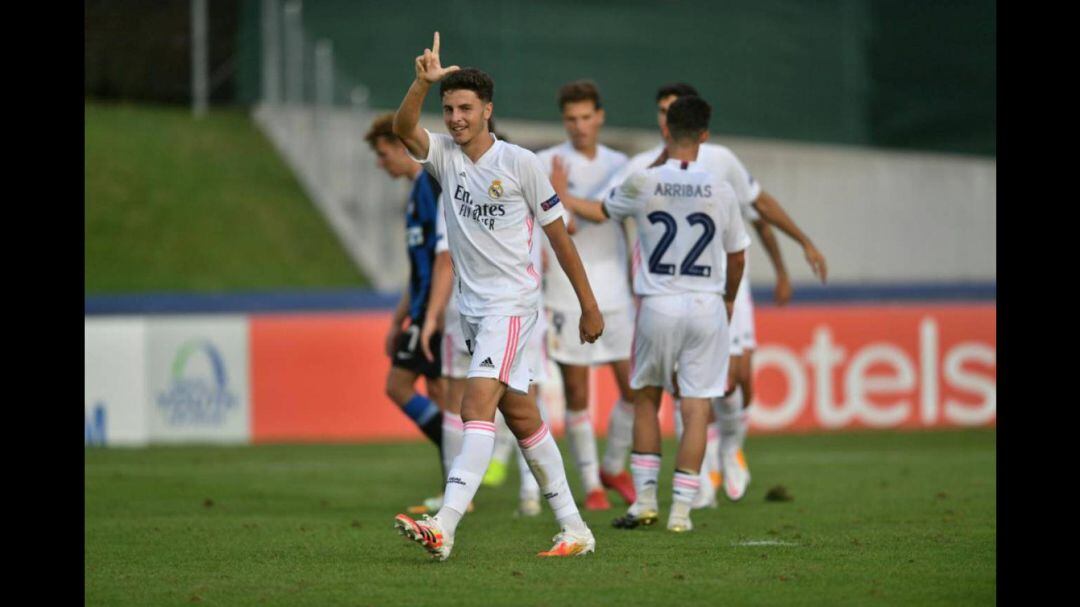 Iván Morante con la camiseta del Real Madrid