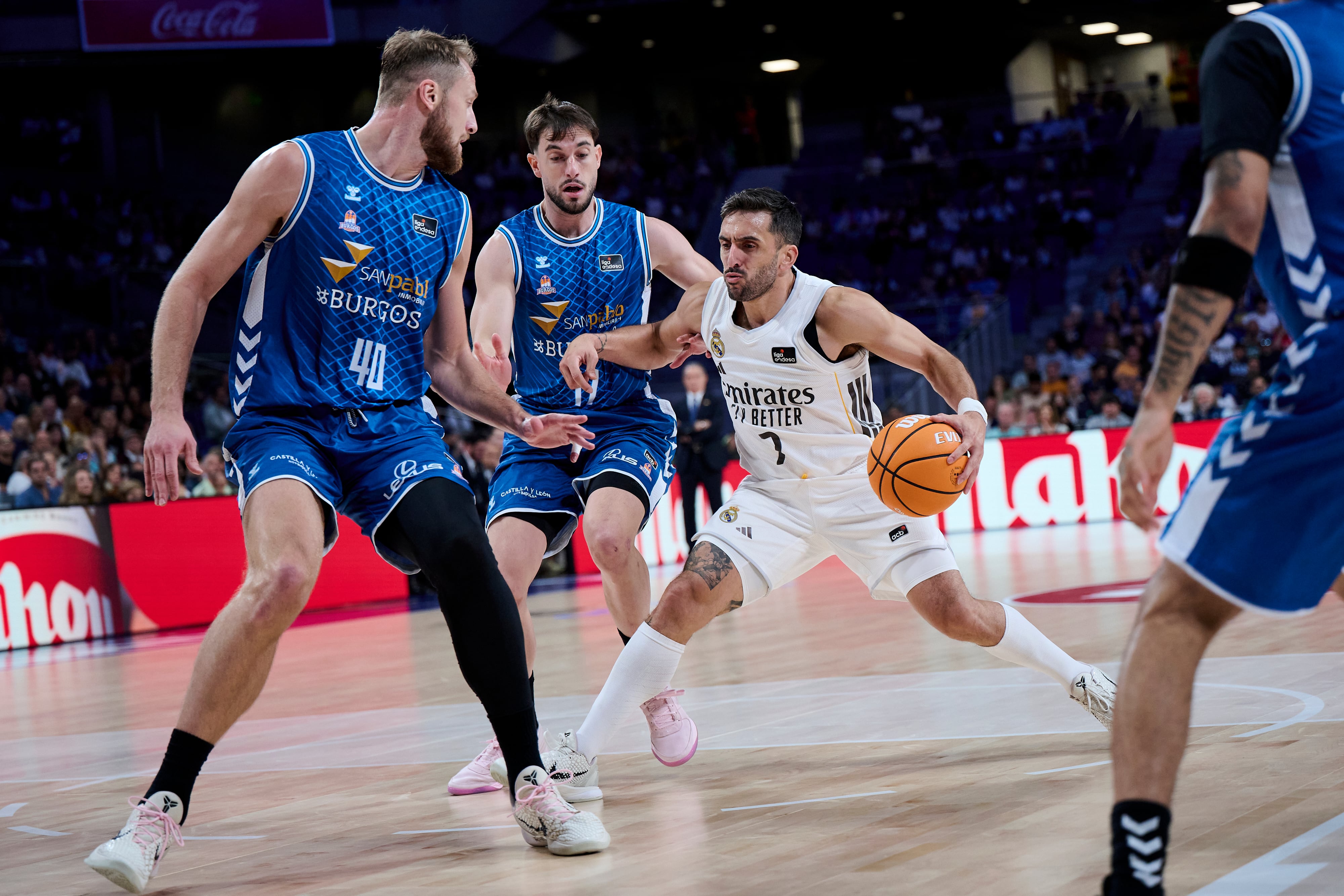 MADRID, SPAIN - OCTOBER 19: Facu Campazzo #7 of Real Madrid and Sergi Garcia #17 of Recoletas Salud San Pablo Burgos in action during Liga ACB match between Real Madrid and Recoletas Salud San Pablo Burgos at Movistar Arena on October 19, 2025 in Madrid, Spain. (Photo by Borja B. Hojas/Getty Images)