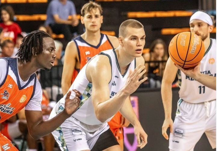 El pivot austriac Fynn Schott serà baixa unes setmanes amb l&#039;Hestia Menorca.