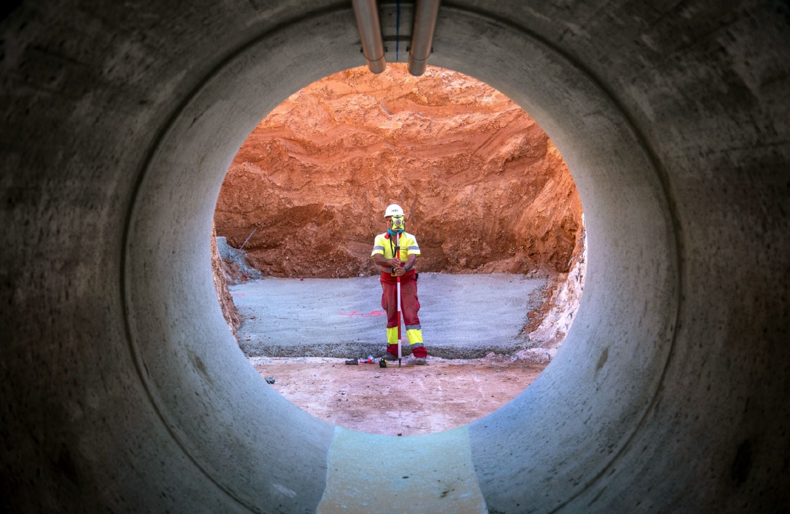 Imagen de un operario en la obra del proyecto DigitAMED
