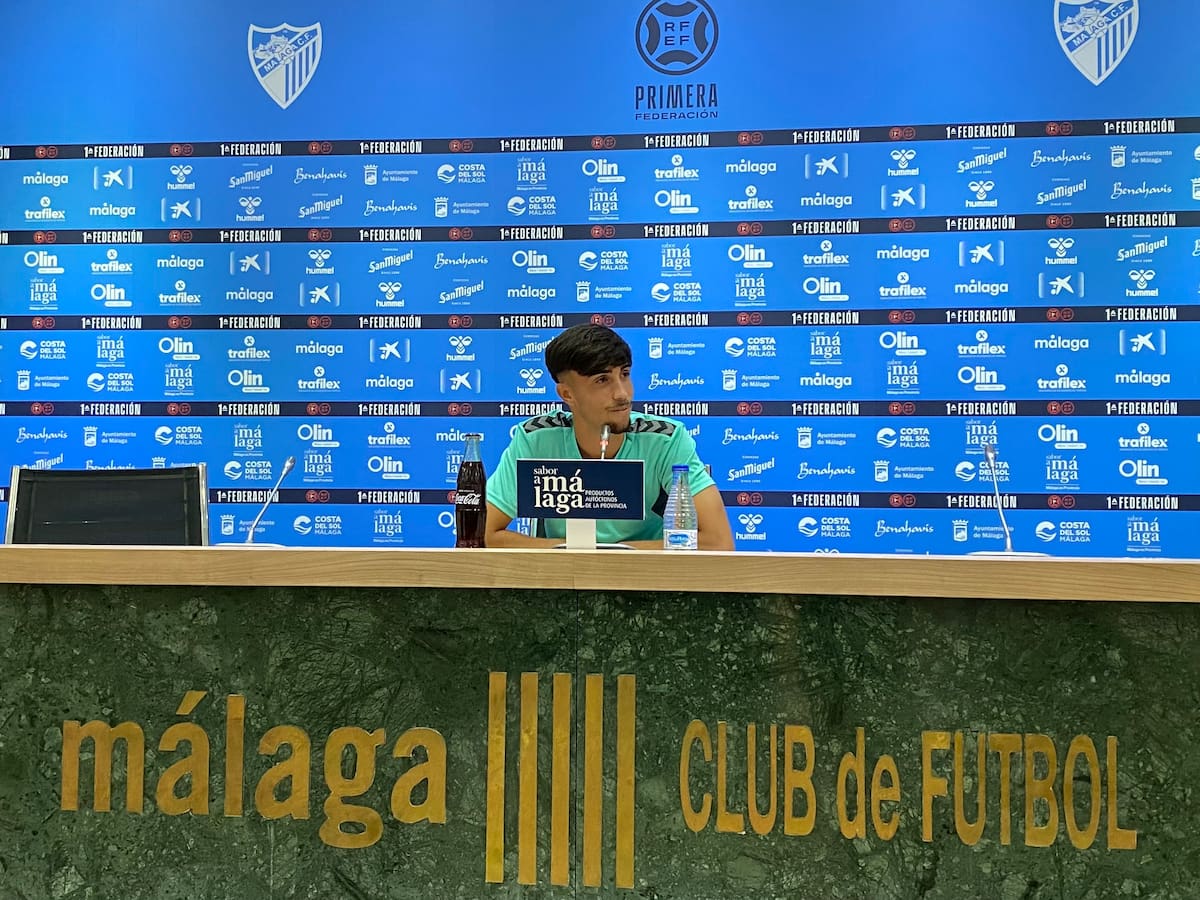 Larrubia sobre su renovación: "No sé nada, pero está claro que quiero seguir aquí"