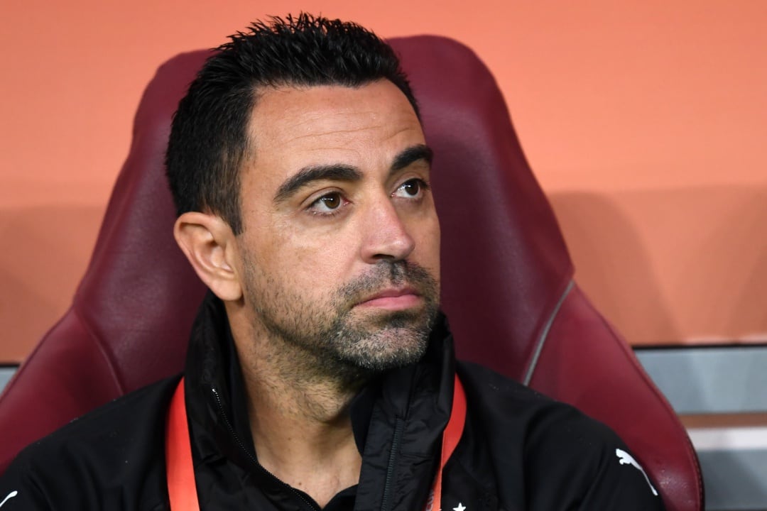 Xavi Hernández en el banquillo del Al Sadd