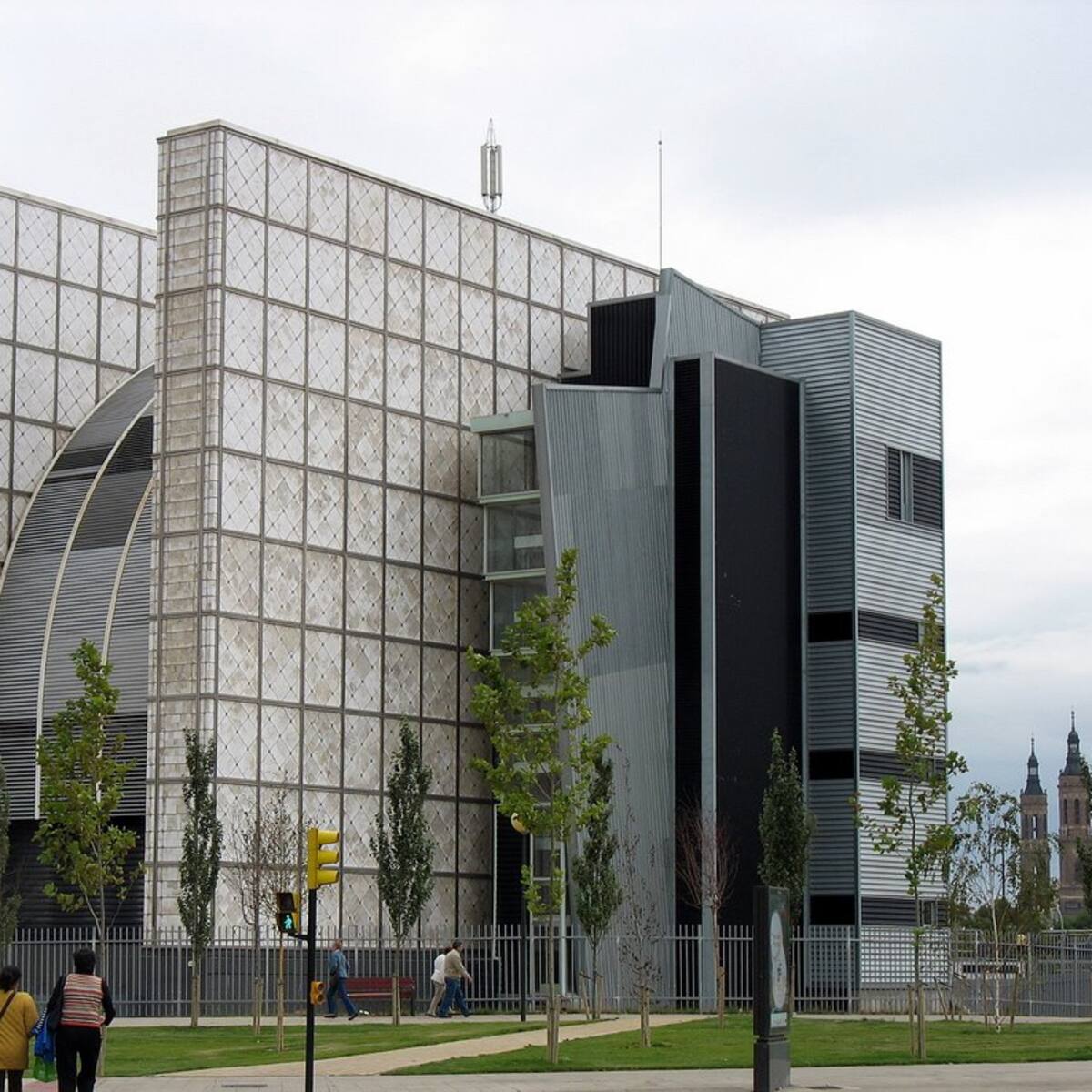 Aragón pierde 1.850 empresas y 1.913 autónomos cotizando a la Seguridad Social