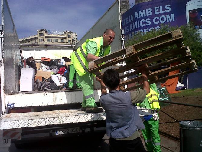 Al llarg del dia d'avui s'espera el desmantellament del campament del indignats a la Plaça Catalunya