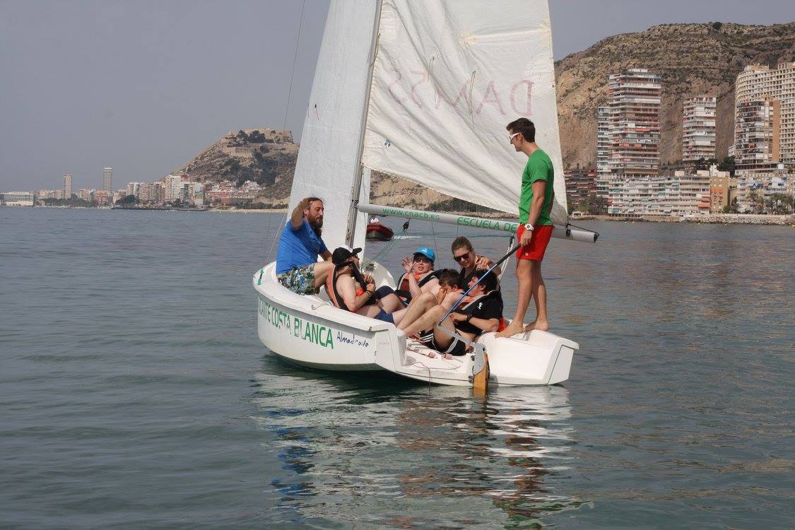 En un barco de vela