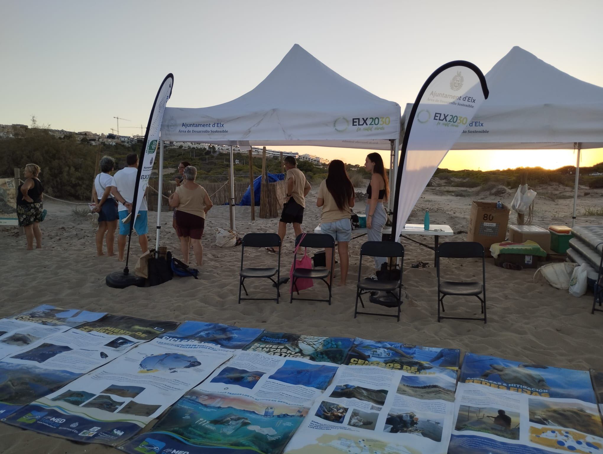 Ecologistas en acción custodiando el nido de &quot;caretta caretta&quot; en El Carabassí