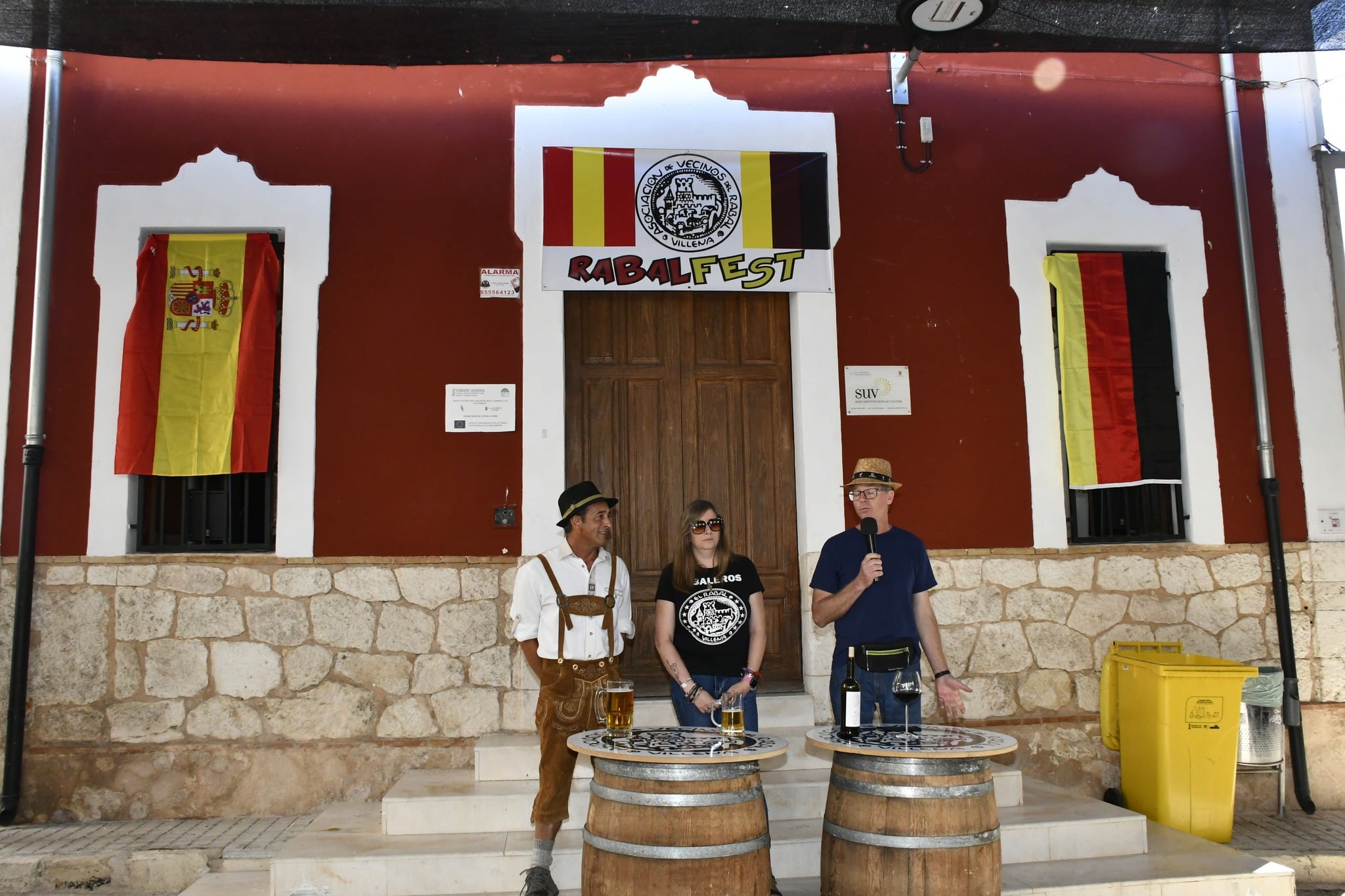 Presidente de la AA.VV, de la Bodega Las Virtudes y la concejal de casco histórico