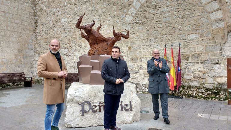 Inauguración de la obra "Centenaria", homenaje al mundo del vino