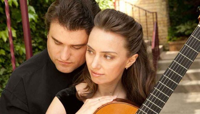 René Izquierdo y Elina Checkan