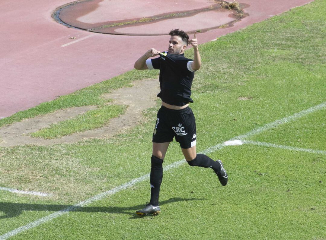 Raúl celebra su gol ante El Ejido