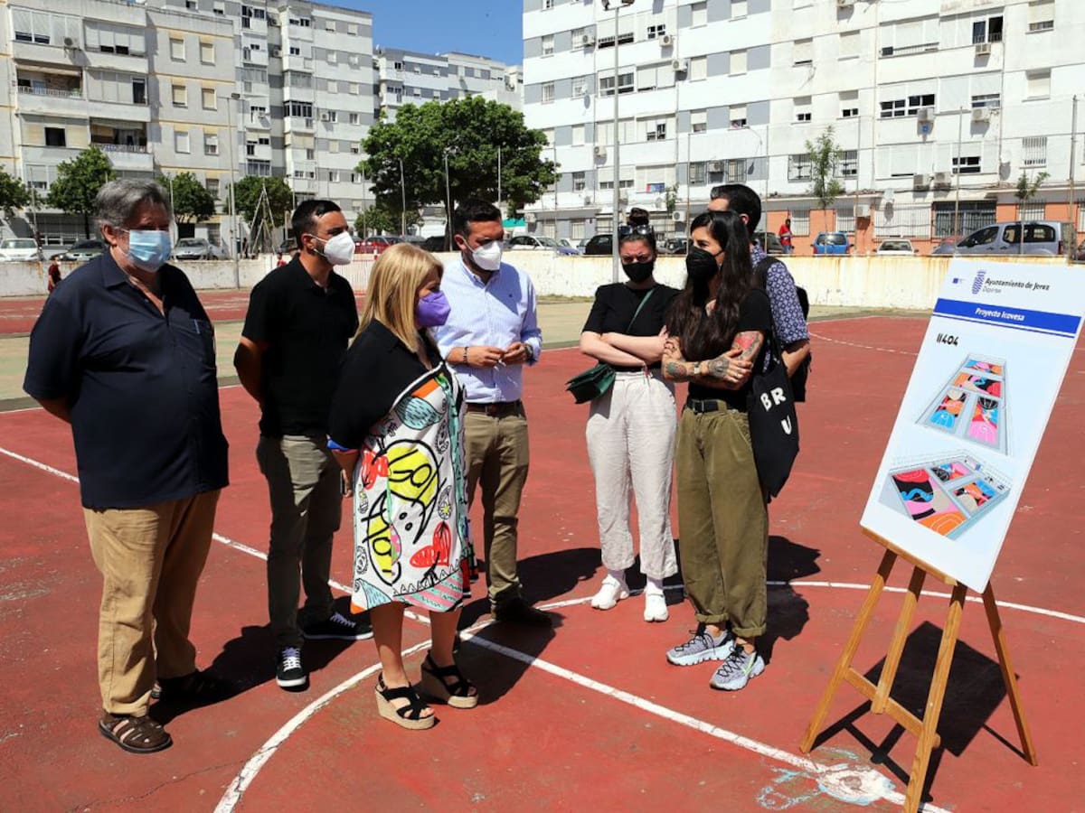 La alcaldesa anuncia la reforma integral de las pistas polideportivas de Icovesa