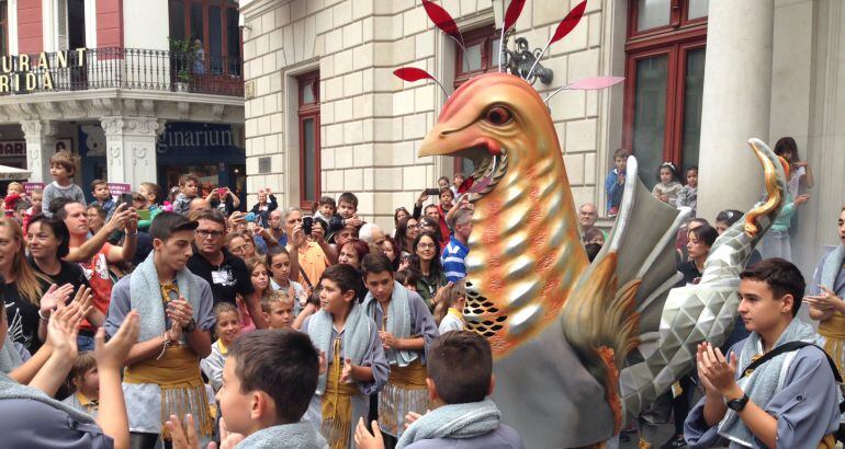 El Basilisc petit, en el moment de mostrar-se en públic