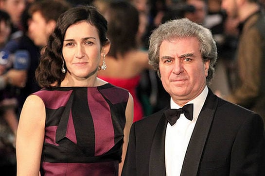 Ángeles González-Sinde, nueva ministra de Cultura, junto a su antecesor César Antonio Molina en la pasada gala de los Goya