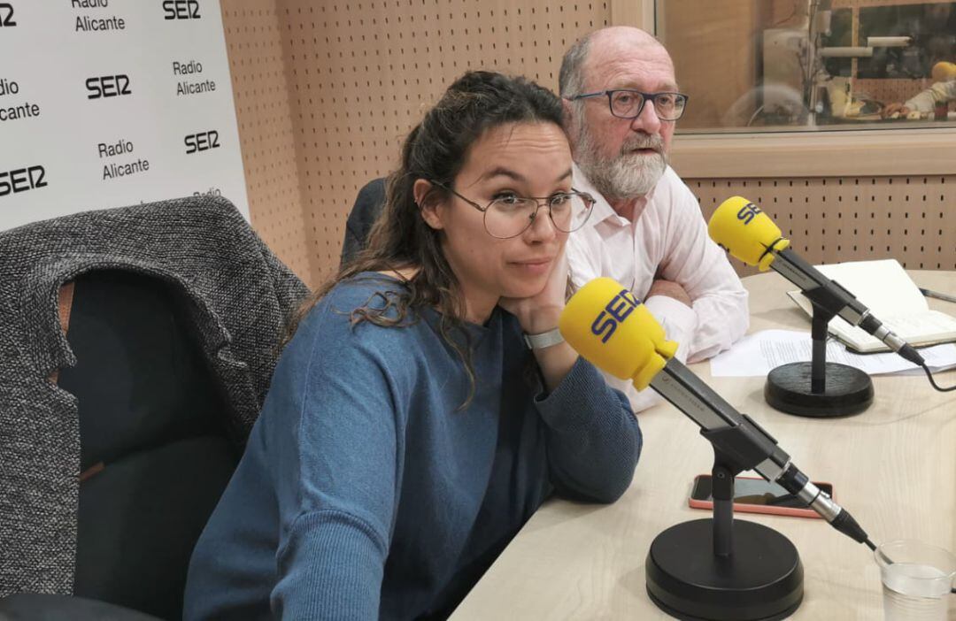 Paloma Jiménez y José María Roel, representantes de las ONGD, durante su entrevista en Hoy por hoy Alicante