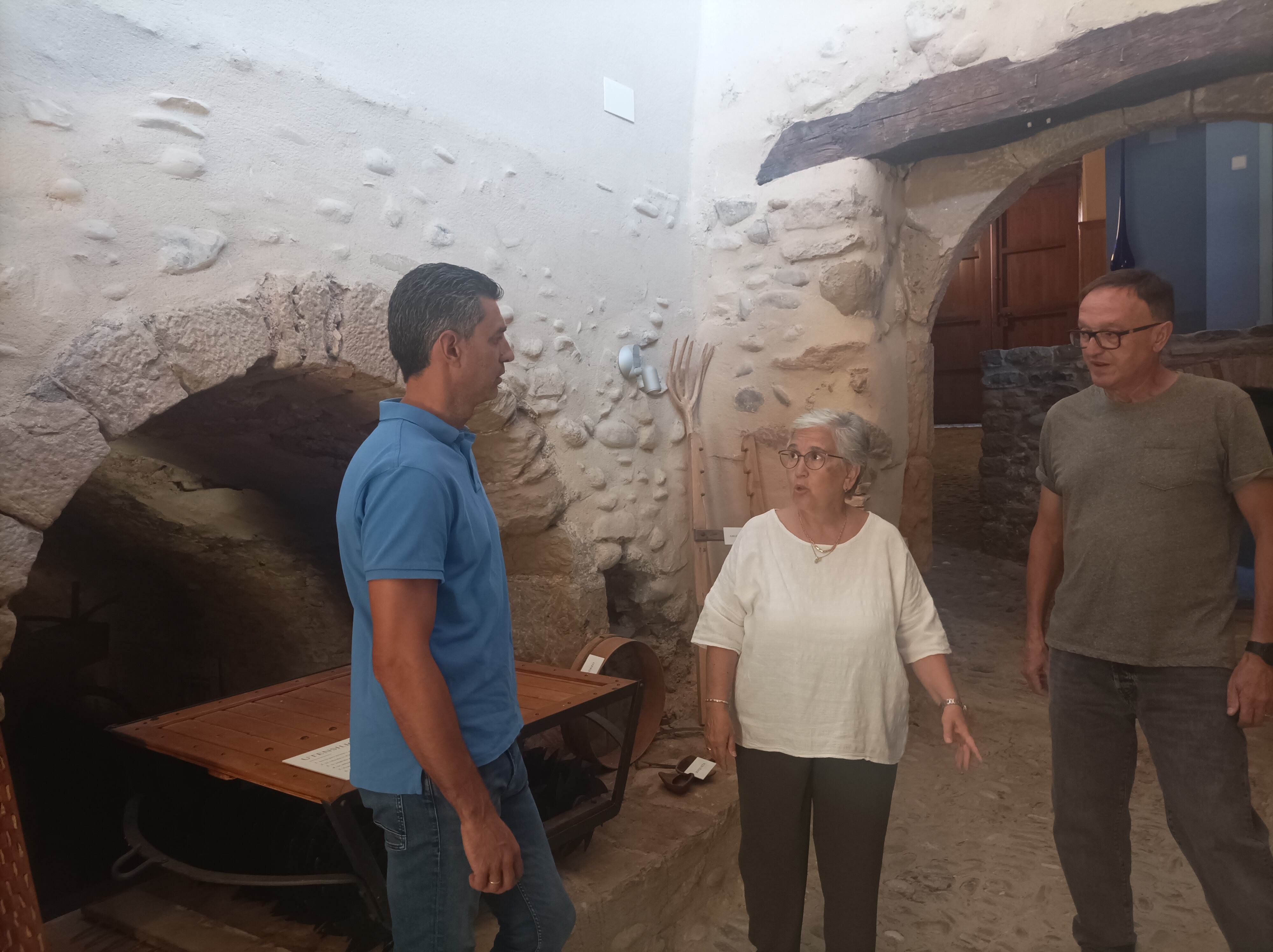 Saúl Pérez en la instalación del molino harinero de Chuaquín.