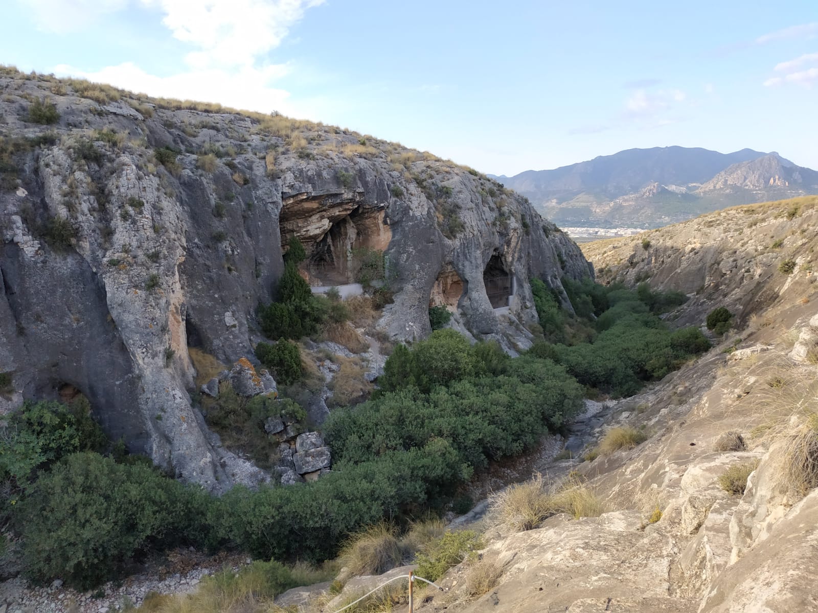 Abrigos rocosos del barranco de Los Grajos, en Cieza