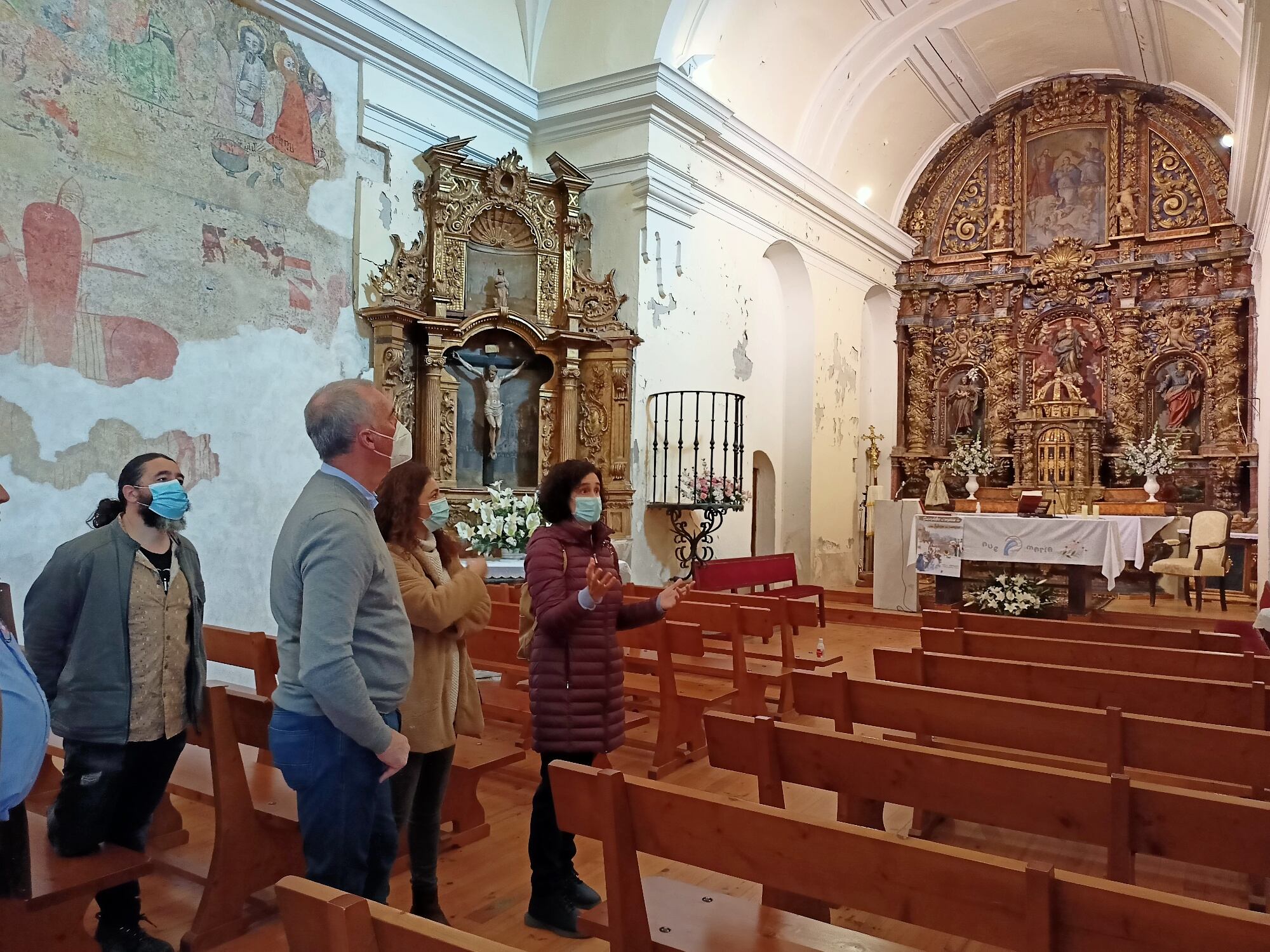 Visita pinturas murales restauradas en la iglesia de Pinarejos en Segovia