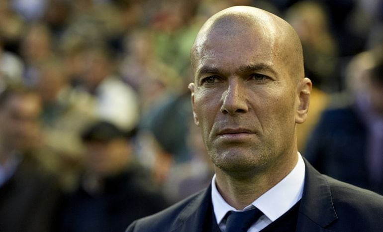 Zidane durante la derrota del Real Madrid ante el Valencia