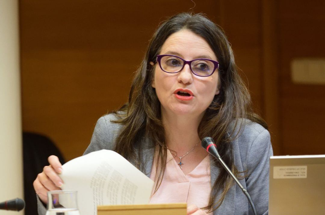 Mónica Oltra en Corts en imagen de archivo