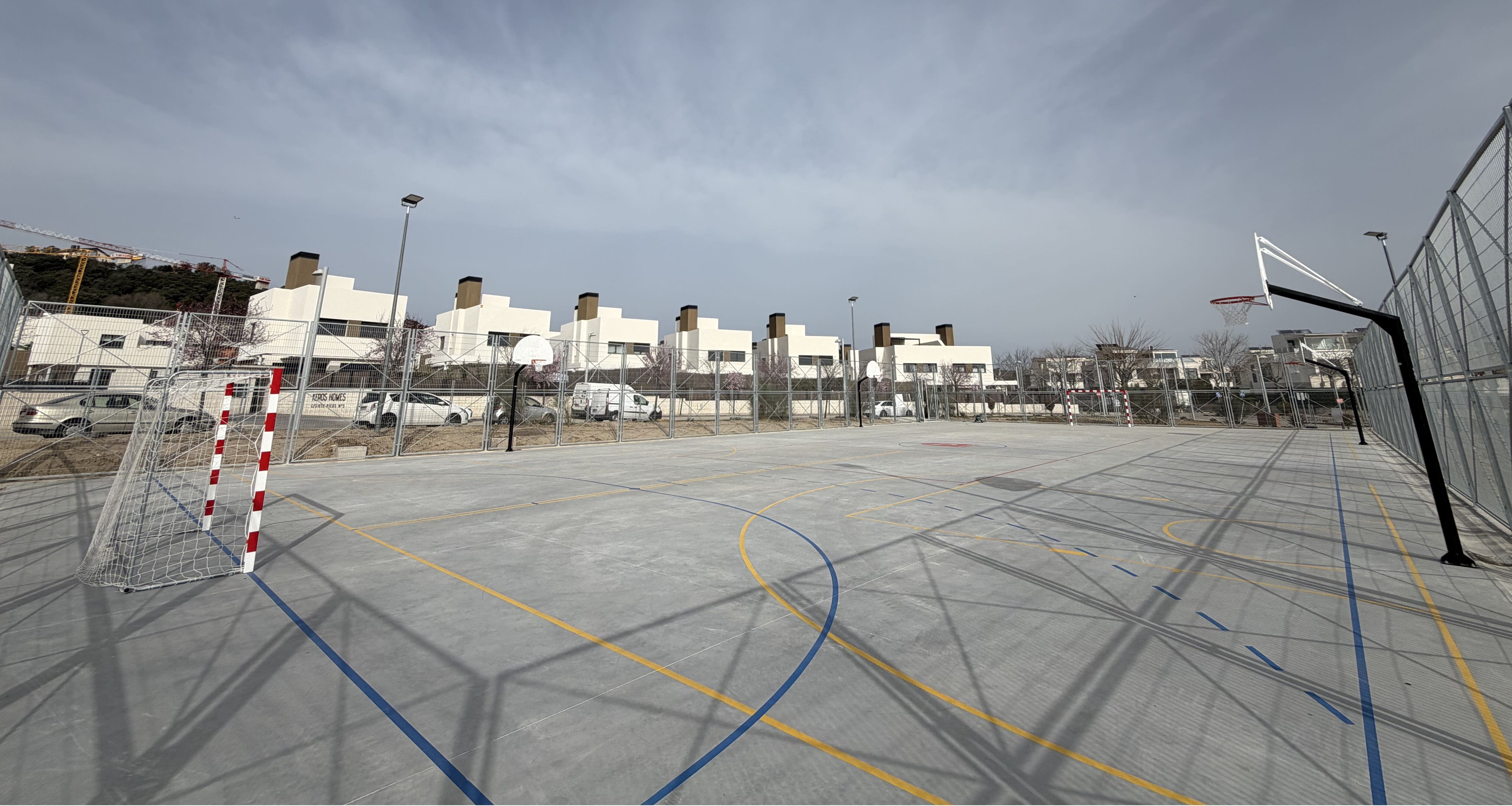 Pista deportiva en la urbanización Fresno Norte de San Sebastián de los Reyes