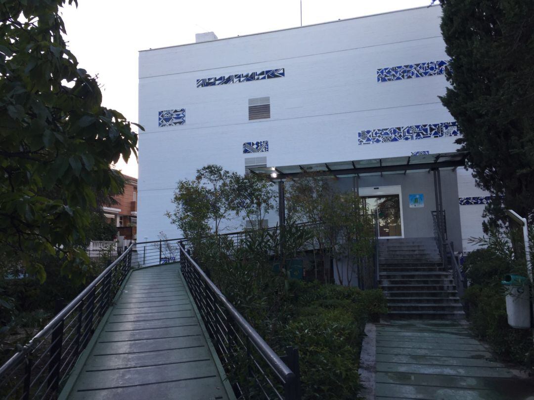 Puerta principal de acceso al centro de salud &#039;Ronda-Norte&#039;