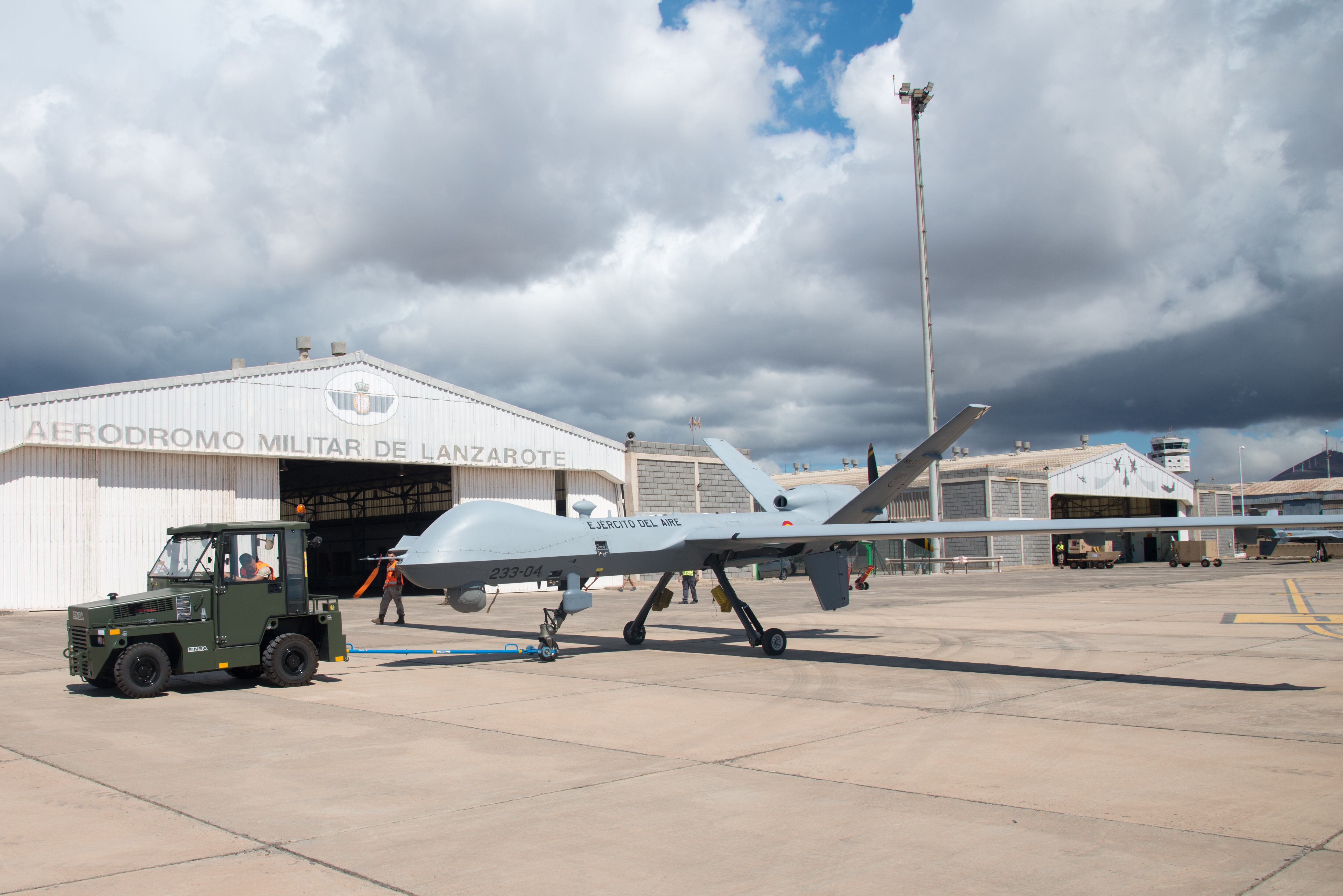 Uno de los drones en el aeródromo militar de Lanzarote.