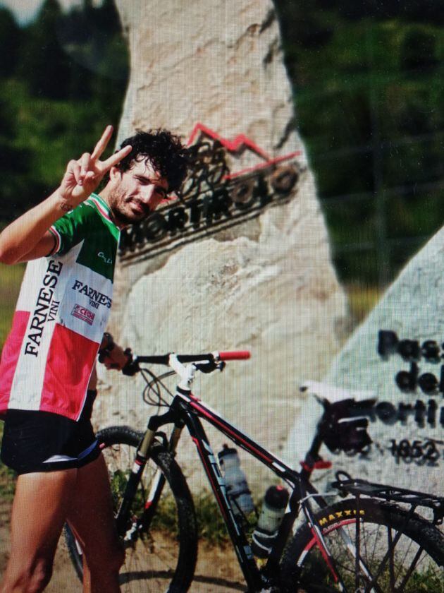 José Juan Luque en la cumbre del Mortirolo. Italia.