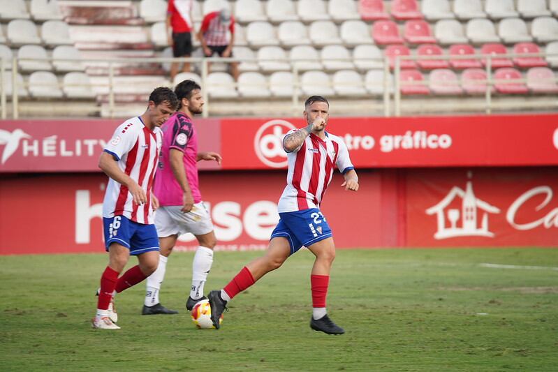 Juanma celebra un gol