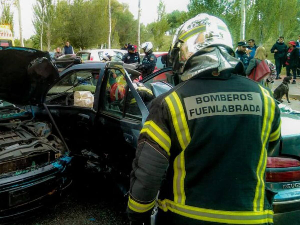 Una herida leve en un aparatoso accidente de tráfico en Fuenlabrada